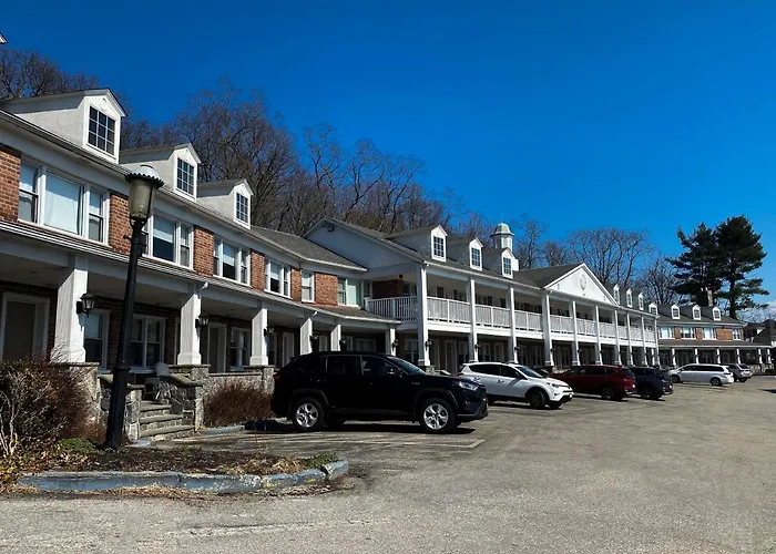 Peekskill Cheap Hotels