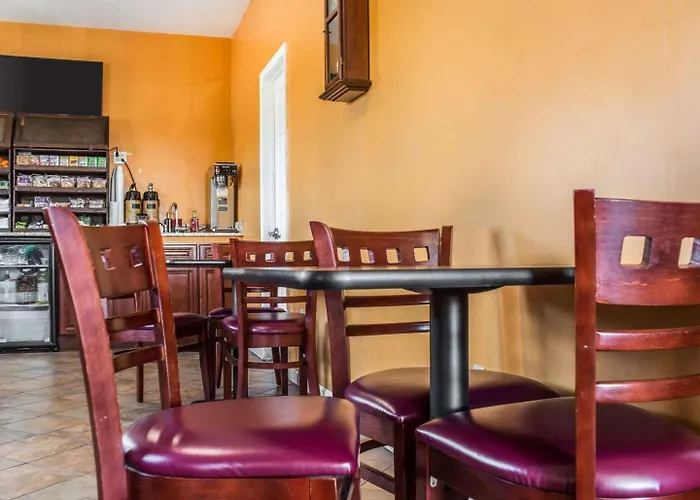 North Syracuse Cheap Hotels