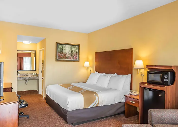 Calera Cheap Hotels