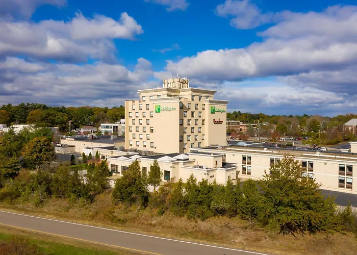 Dedham Cheap Hotels