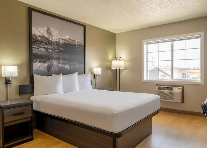 Clinton Cheap Hotels