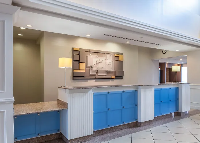 Hauppauge Cheap Hotels