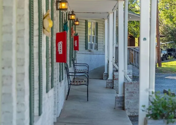 Chimney Rock Cheap Hotels