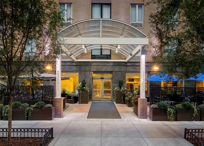 Amityville Cheap Hotels
