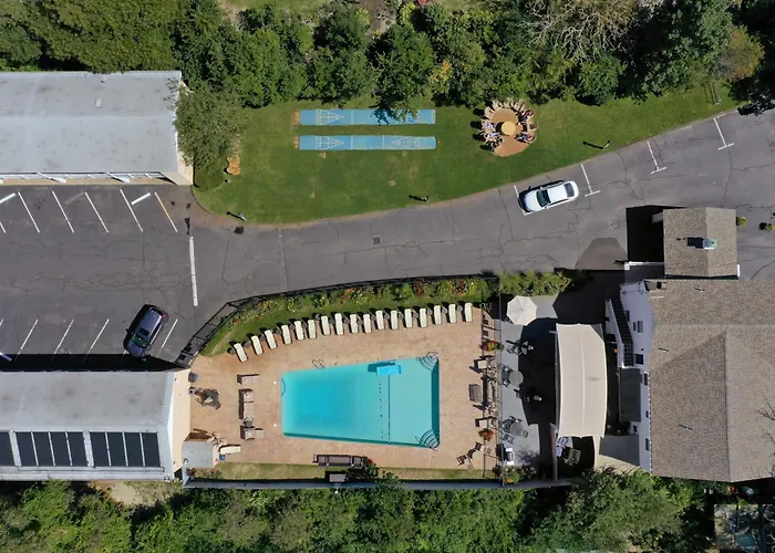 Wellfleet Cheap Hotels