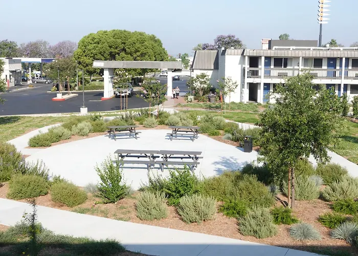 Claremont Cheap Hotels