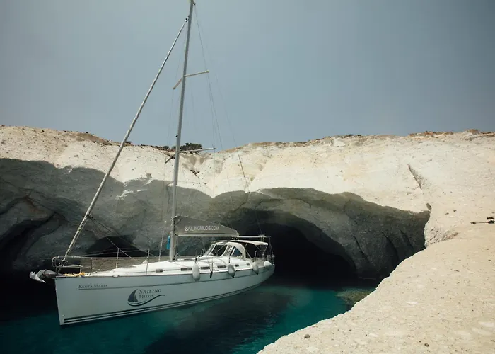 Adamantas (Milos) Cheap Hotels