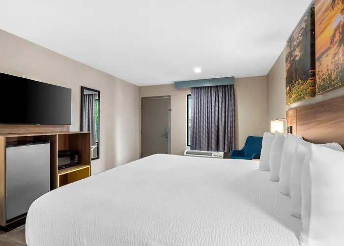 Bainbridge Cheap Hotels