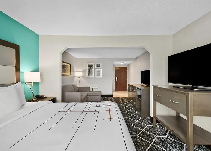 Webster Cheap Hotels