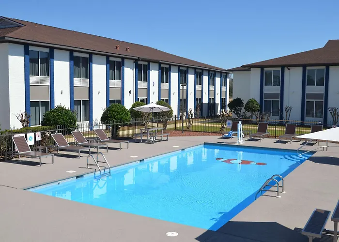 Robertsdale Cheap Hotels