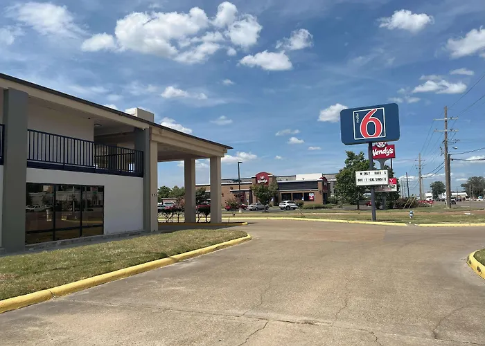 Indianola Cheap Hotels