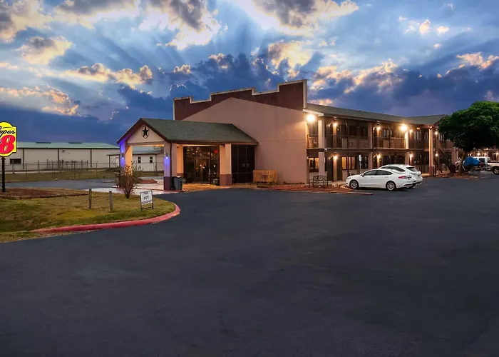 Giddings Cheap Hotels