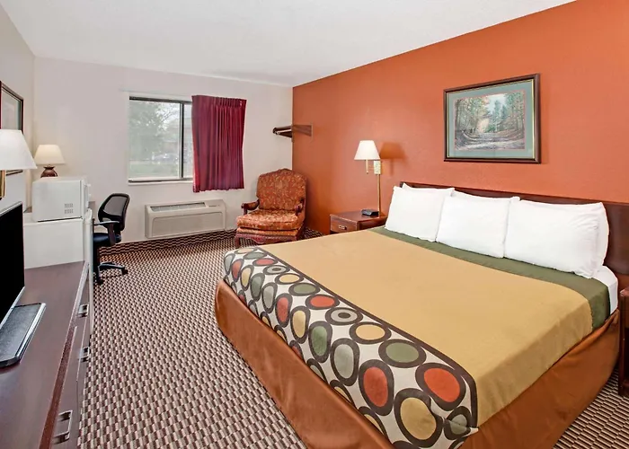 Crystal Lake Cheap Hotels