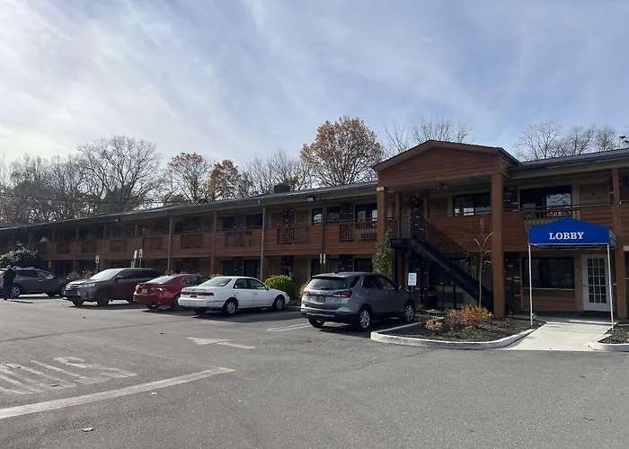 Woodbury (Nassau County) Cheap Hotels