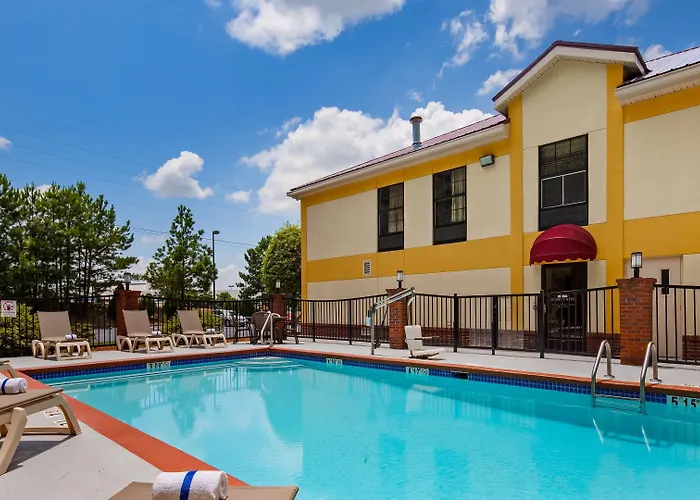 Hiram Cheap Hotels