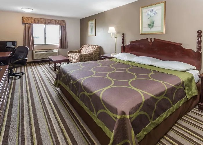 Yorkville Cheap Hotels