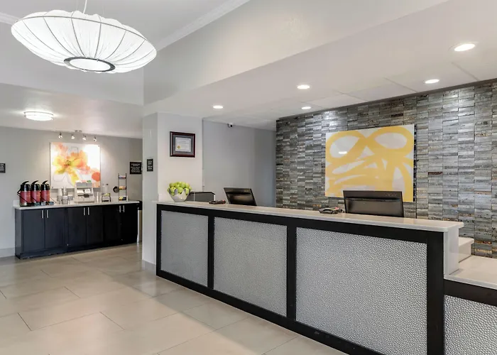 Auburndale Cheap Hotels