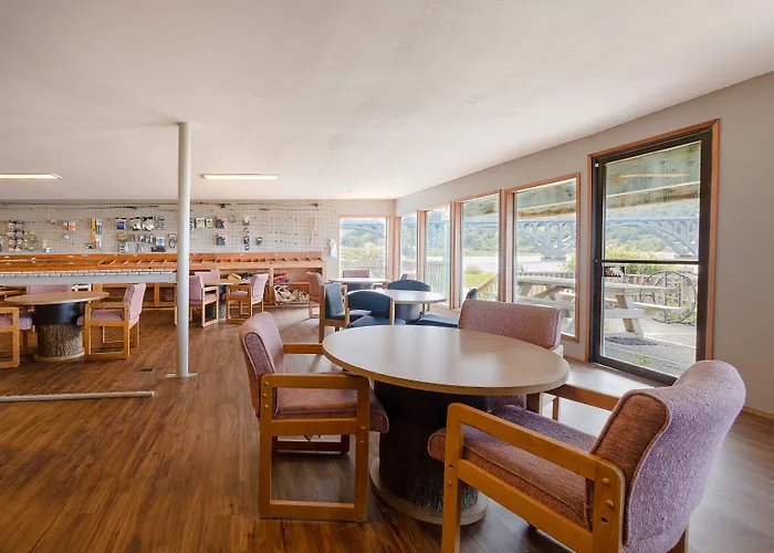 Gold Beach Cheap Hotels