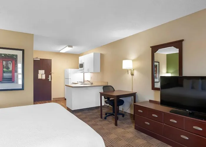 La Mirada Cheap Hotels