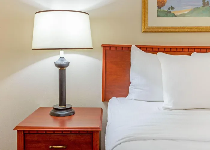 Oak Creek Cheap Hotels