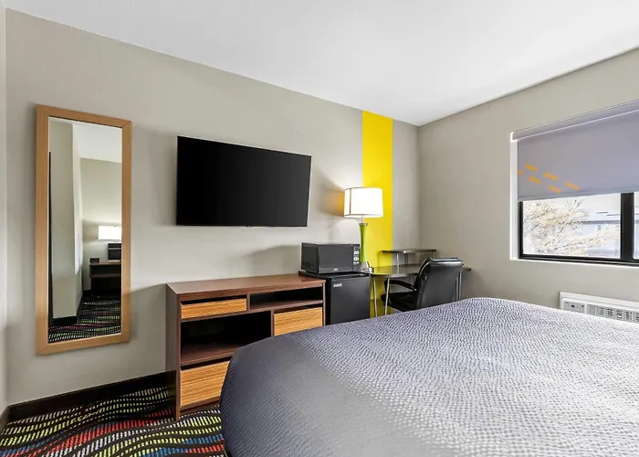 Farmington Cheap Hotels