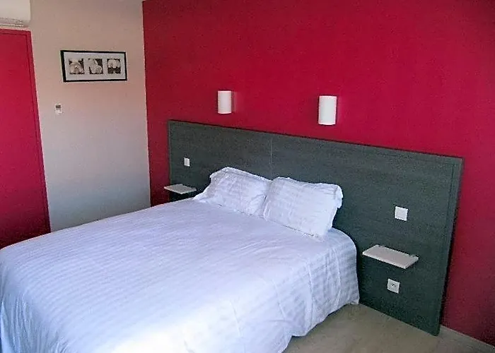 Les Violes Cheap Hotels